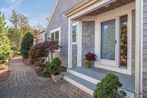 92 Holbeck Cor #92, Plymouth, MA 02360