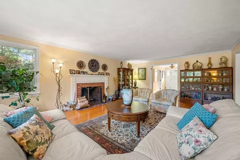 869 Charles River St, Needham, MA 02492 photo 4