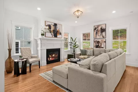 14 Granville Ln UNIT 14, Amesbury, MA 01913