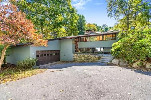115 Slough Rd, Harvard, MA 01451