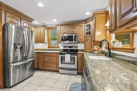 15 Westview Dr, Webster, MA 01570 photo 7