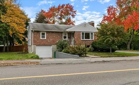5 Preston St, Wakefield, MA 01880