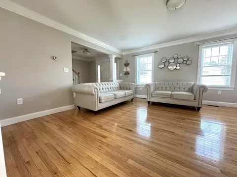 646 Laurel St, Fall River, MA 02721 photo 4