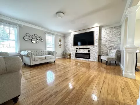 646 Laurel St, Fall River, MA 02721 photo 2