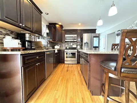 646 Laurel St, Fall River, MA 02721 photo 6