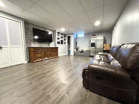 646 Laurel St, Fall River, MA 02721 photo 19