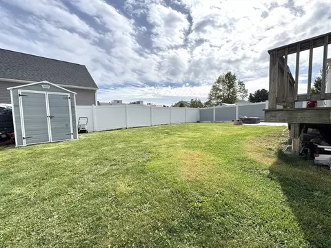 646 Laurel St, Fall River, MA 02721 photo 21