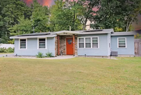 20 Westwood Ter, Northampton, MA 01062