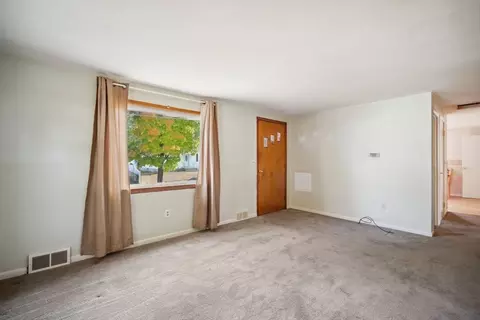 30 Ellen St, Springfield, MA 01104 photo 4