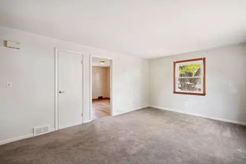 30 Ellen St, Springfield, MA 01104 photo 5