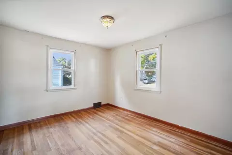 30 Ellen St, Springfield, MA 01104 photo 12