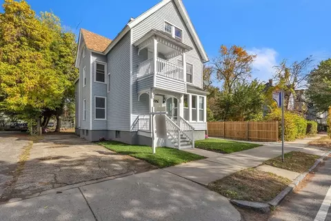 184 King St, Springfield, MA 01109 photo 2