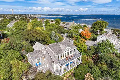 7 Telegraph Hill Rd, Provincetown, MA 02657