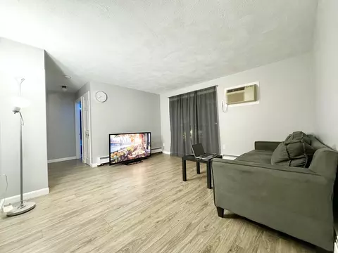 5 Washington St #D1, Reading, MA 01867 photo 4