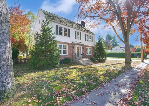 717 Laurel St, Longmeadow, MA 01106