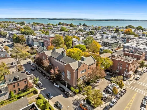 743 E Fourth St #203, Boston, MA 02127