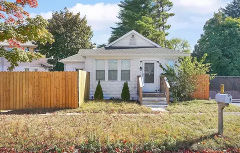 9 Glenwood St, Springfield, MA 01119