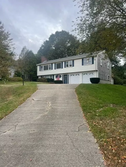 3 Naushon Rd, Bourne, MA 02562