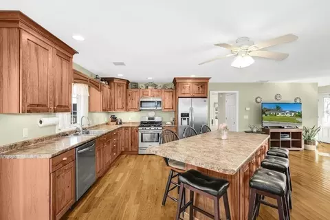4 Avery Path, Worcester, MA 01603 photo 12