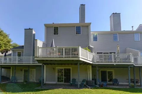 Exterior - 283 E Main St #11, Norton, MA 02766 photo 6 of 10