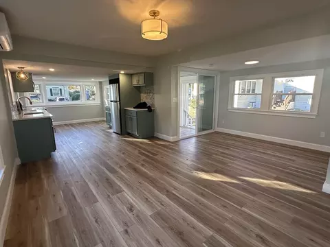 11 Candlelight Dr, Plymouth, MA 02360