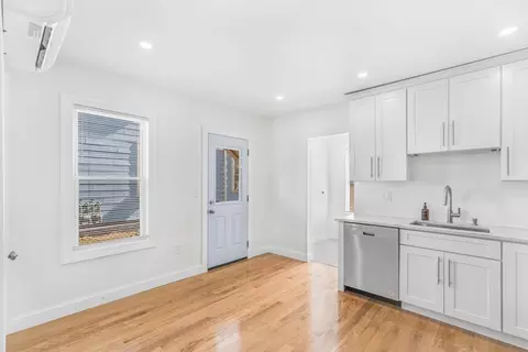 8 Wall St, Webster, MA 01570 photo 5