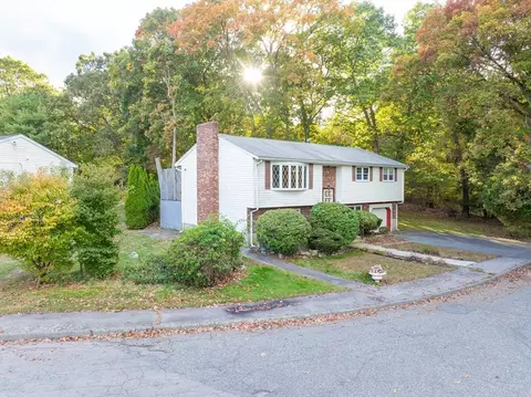 33 Pine Ave, Randolph, MA 02368 photo 2