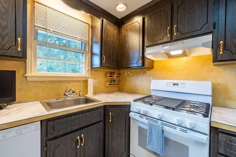 33 Pine Ave, Randolph, MA 02368 photo 21