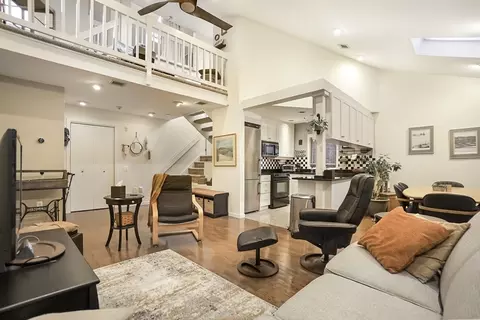 241 Perkins St #E103, Boston, MA 02130
