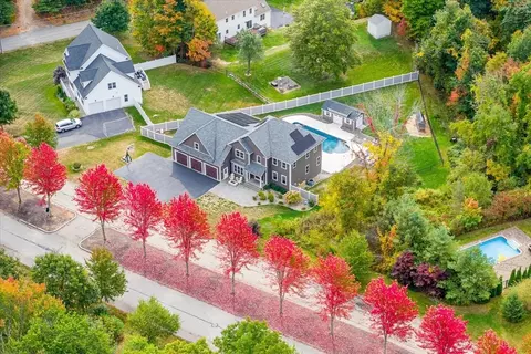 3 Meadow View Ln, Fiskdale, MA 01518