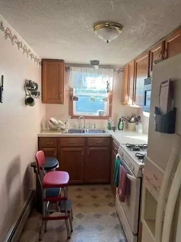 90 Johnson St, Fall River, MA 02723 photo 4