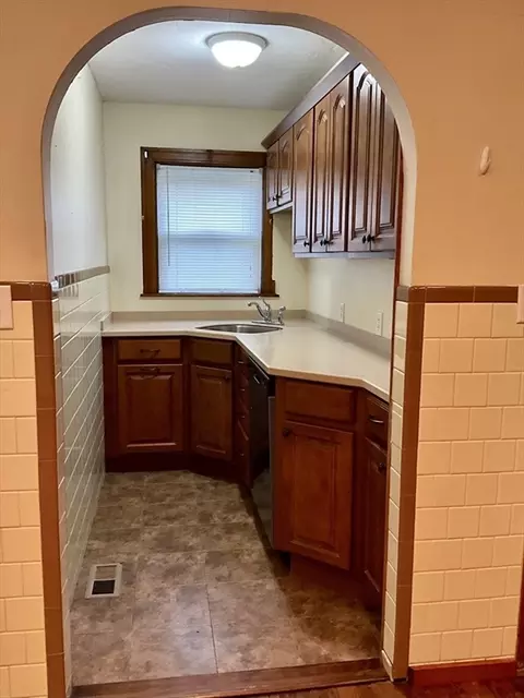 28 Wall St, Worcester, MA 01604 photo 7