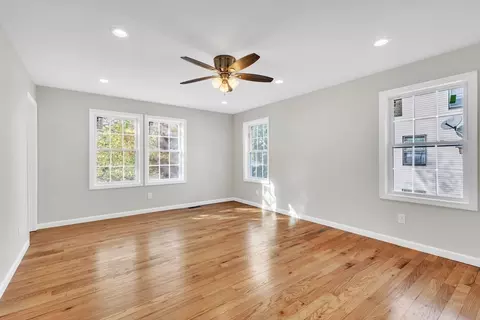 Living - 125 Yale St, Springfield, MA 01109 photo 6 of 7