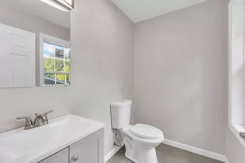 Bath - 125 Yale St, Springfield, MA 01109 photo 1 of 6