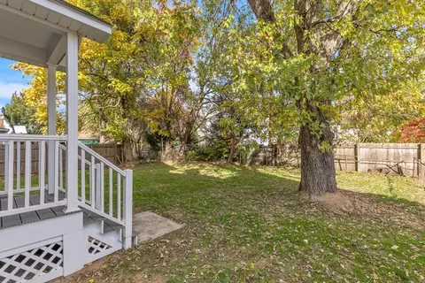 Exterior - 125 Yale St, Springfield, MA 01109 photo 6 of 6