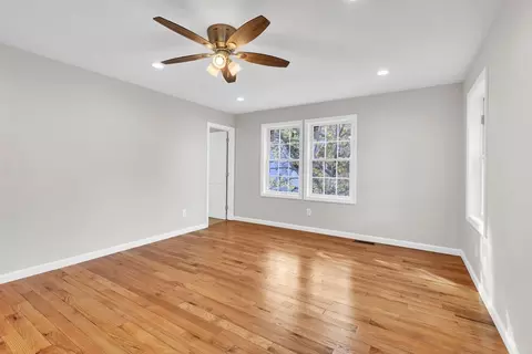 Living - 125 Yale St, Springfield, MA 01109 photo 7 of 7