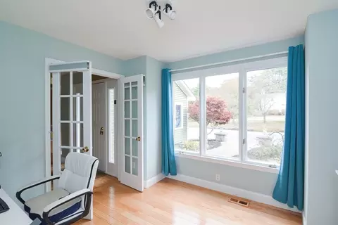 95 Mendon St, Upton, MA 01568 photo 15