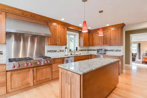 95 Mendon St, Upton, MA 01568 photo 9