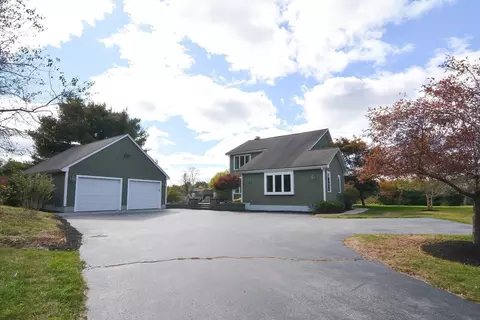 95 Mendon St, Upton, MA 01568 photo 2