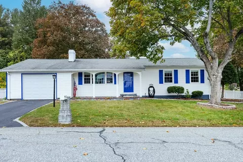 36 Trull Ln, Lowell, MA 01852