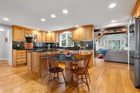 140 Walpole St, Dover, MA 02030 photo 3