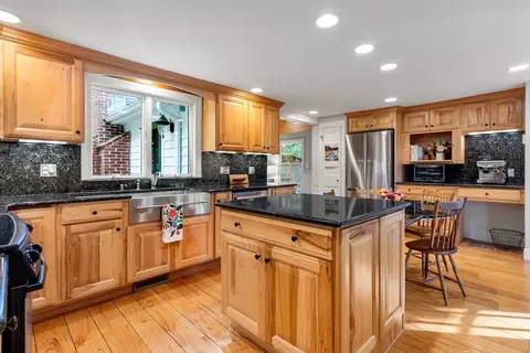 140 Walpole St, Dover, MA 02030 photo 4