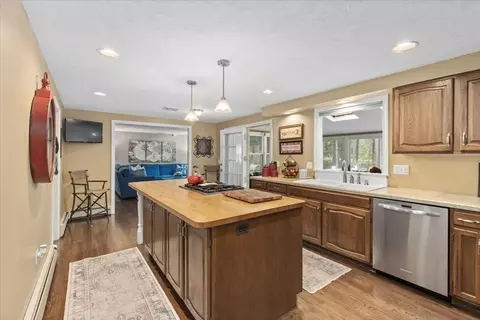 137 Baker St, Walpole, MA 02081 photo 11