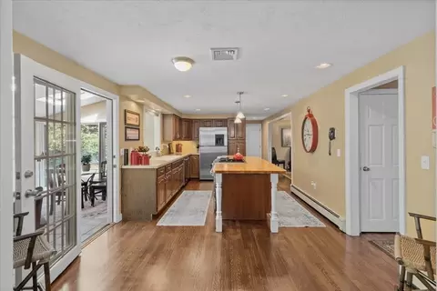 137 Baker St, Walpole, MA 02081 photo 10