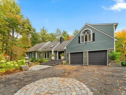 110 Dracut St, Methuen, MA 01844