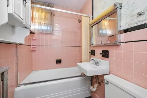 Bath - 2 Perry Pl, Everett, MA 02149 photo 2 of 2
