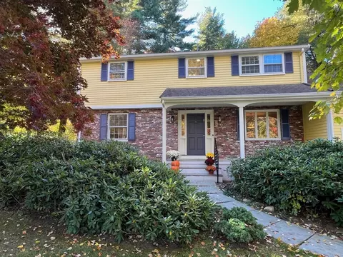 16 Fox Run, Bedford, MA 01730