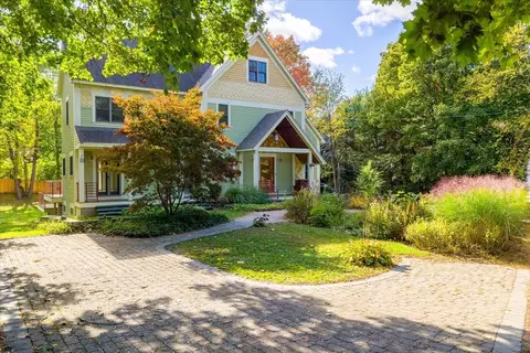 11 Berwick Ln, Worcester, MA 01602 photo 2