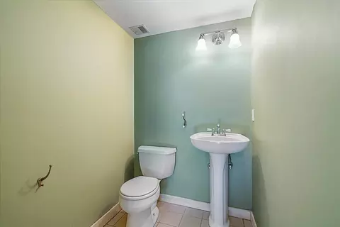11 Berwick Ln, Worcester, MA 01602 photo 39