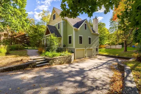 11 Berwick Ln, Worcester, MA 01602 photo 3